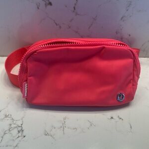 Lululemon 1L belt bag